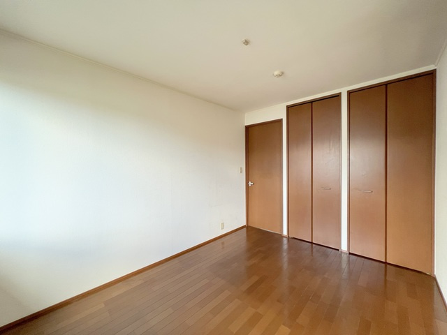 ラ　メールの子供部屋|★明るいフローリングの角部屋です★