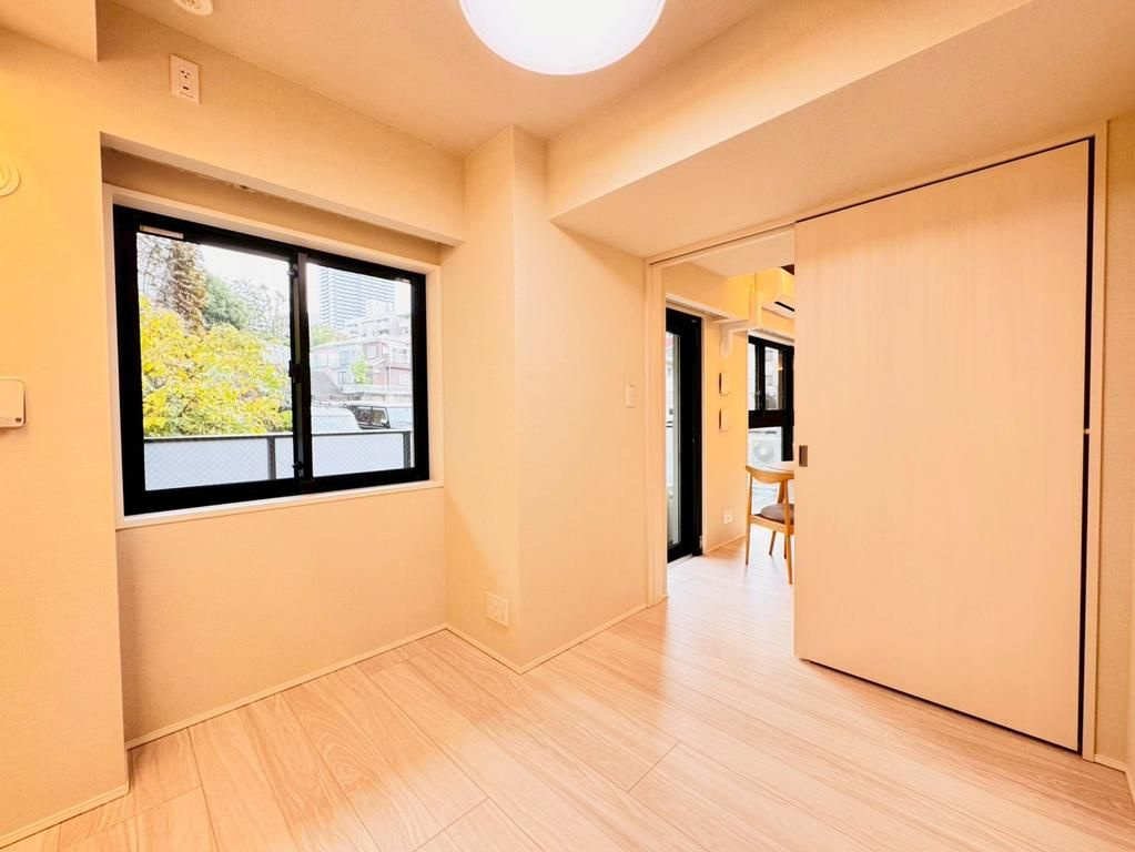 オープンレジデンシア横浜台町の洋室