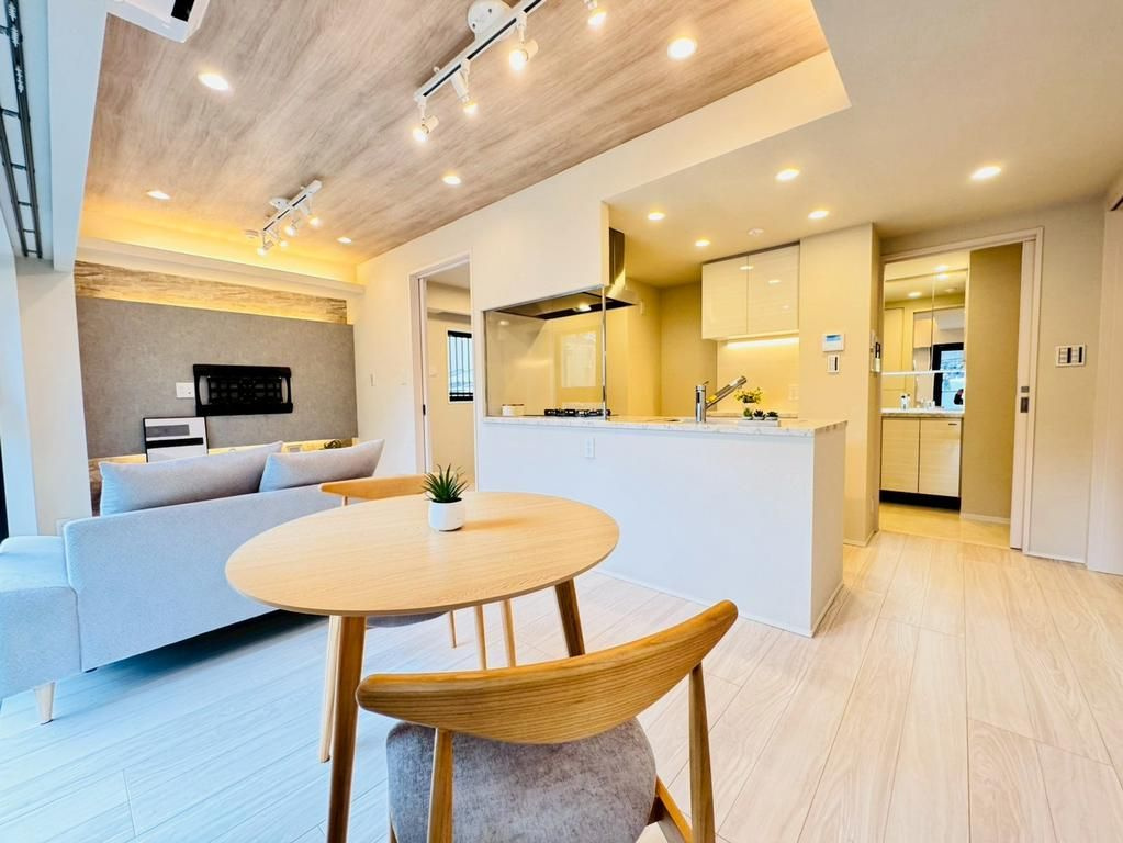 オープンレジデンシア横浜台町の居間・リビング