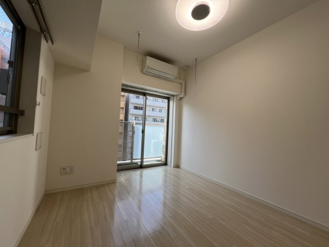 2面採光なのでお部屋は明るいです