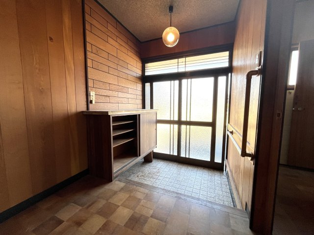 宮地町貸家の玄関