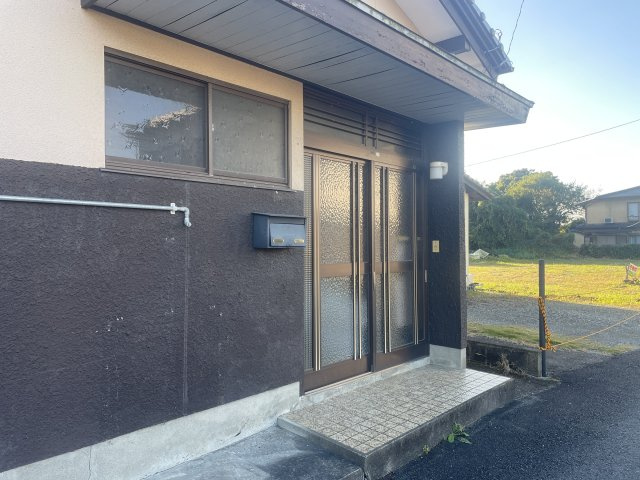 宮地町貸家のエントランス