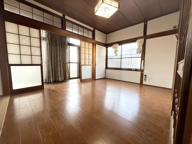 宮地町貸家の居間・リビング
