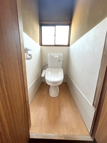 宮地町貸家のトイレ