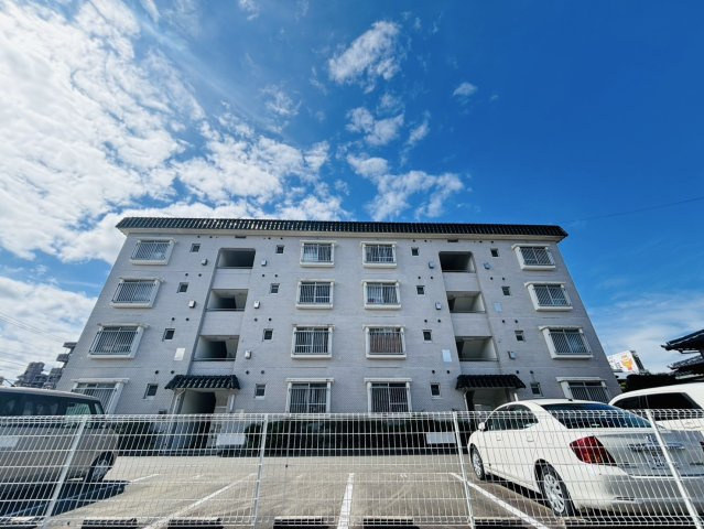 観世ハイツの外観