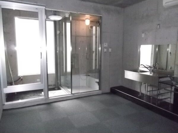 Azzurri池下の居間・リビング