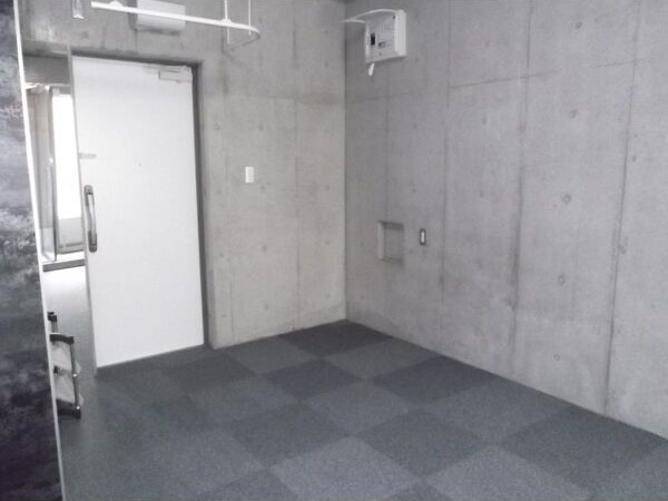 Azzurri池下の玄関