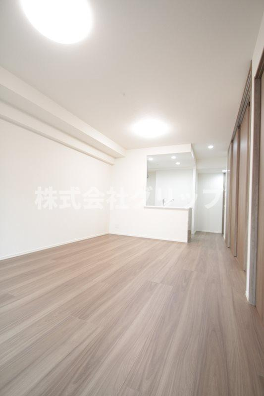 ディームス横濱青木町の居間・リビング