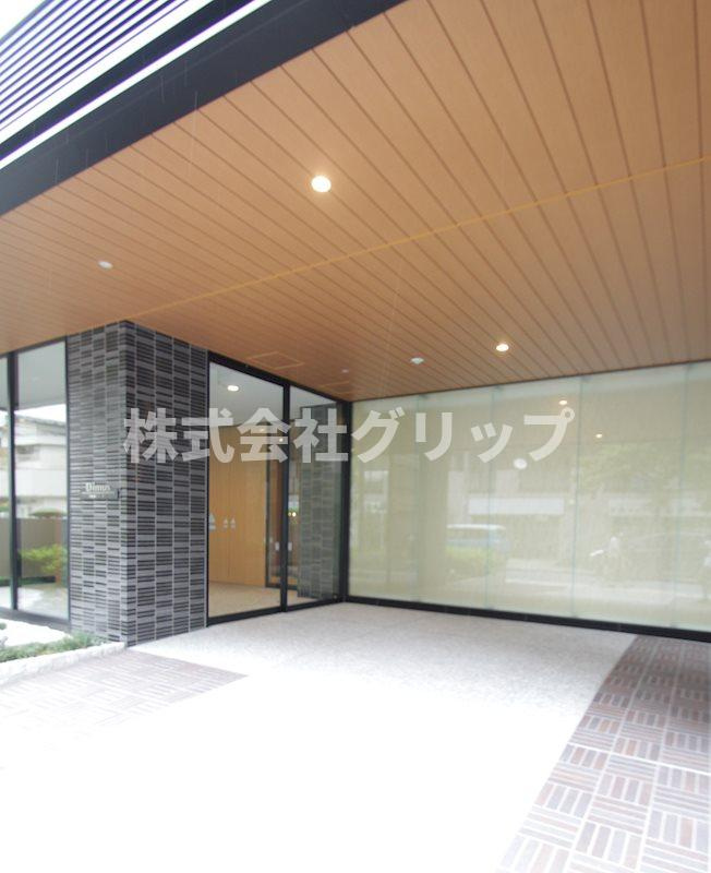 ディームス横濱青木町のエントランス