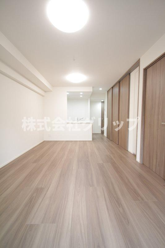 ディームス横濱青木町の居間・リビング