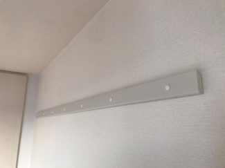 【設備】 | セレーヌ泉 | ハンガー掛け