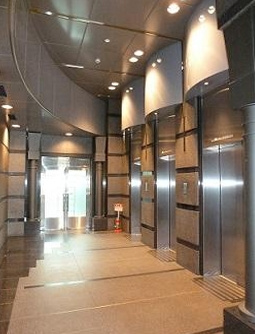 辰野西天満ビルのロビー