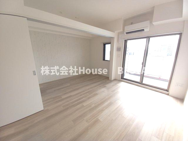 GENOVIA神戸新開地駅前の居間・リビング