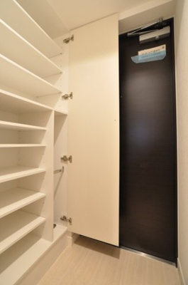 【玄関】 | レオンコンフォート難波サウスゲート