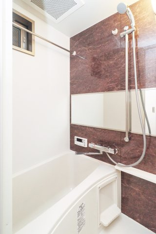 サヴォイブロンズガーデニア　4階の浴室|別号室です。現状優先になります。