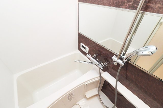 サヴォイブロンズガーデニア　4階の浴室|別号室です。現状優先になります。