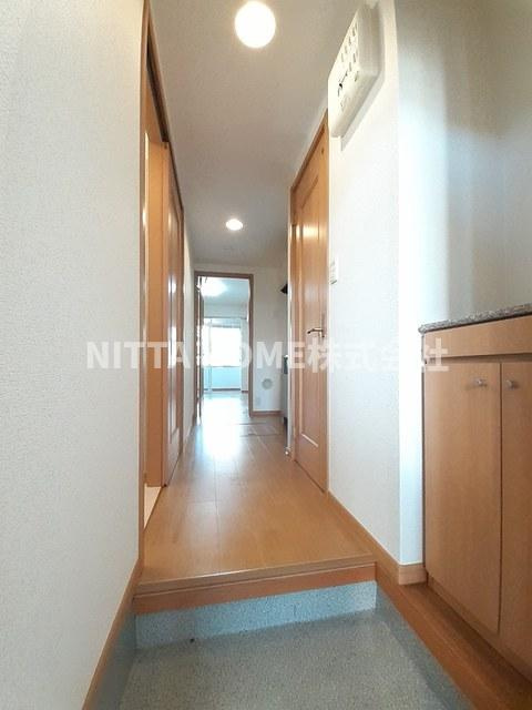 メゾンカンタービレの玄関|シューズボックス完備の玄関です！