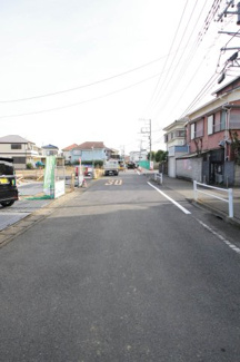 【前面道路含む現地写真】 | 令和８年１月１５日撮影　建築中