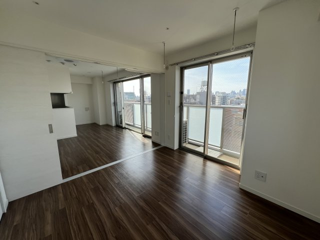 大きな窓から日差しを取り込めます