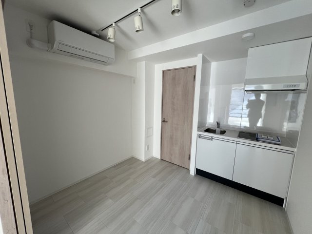 白を基調とした室内です！