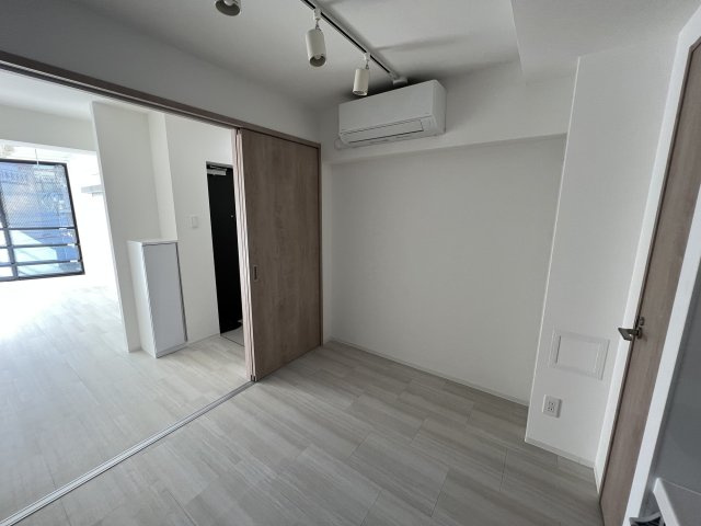 スポットライトがお部屋をお洒落にしてくれるはずです！