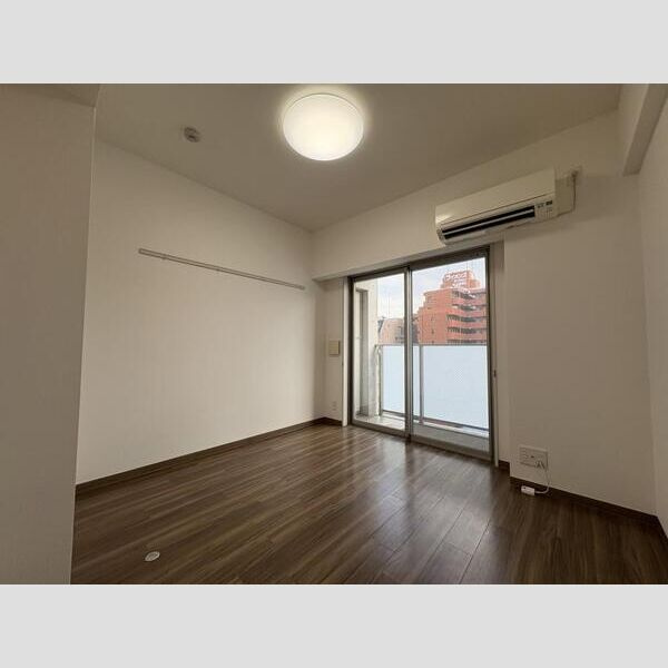 セイワパレス東三国駅前の居間・リビング