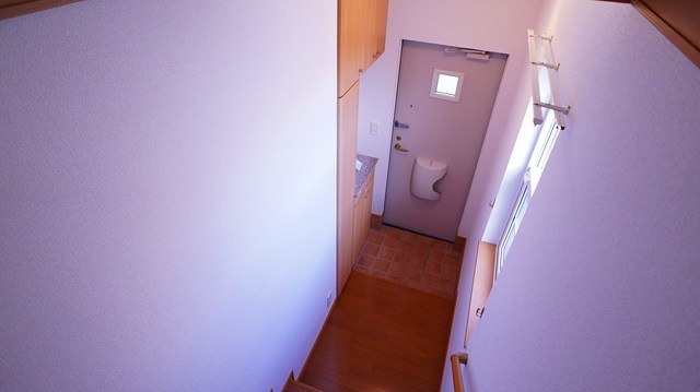 アレスト・イーグルB棟の玄関