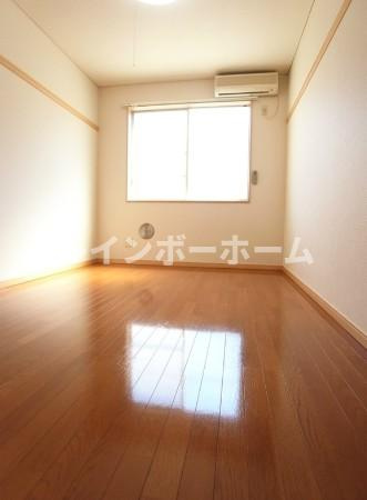 葛飾区東新小岩８丁目のアパート