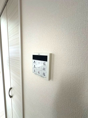 【設備】 | ポートエレン | ※参考写真※バスルームの浴室暖房乾燥機で外に干せないお洗濯物もすっきり乾きます♪雨の日のお洗濯もバッチリ！