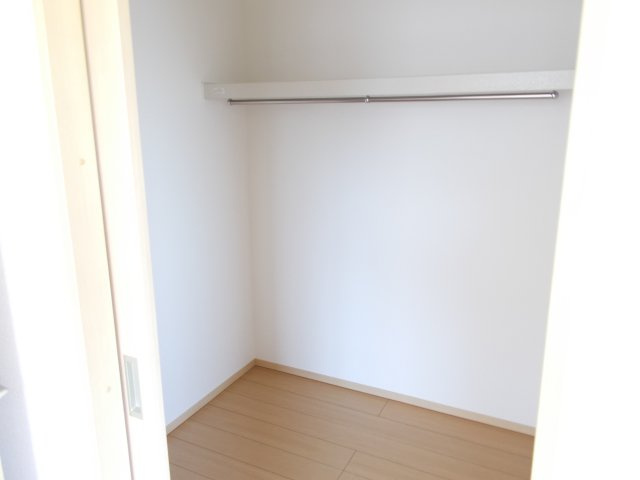 ハートフルタウン 前橋市広瀬町3丁目1番　Ａ号棟の収納|2階洋室3収納です