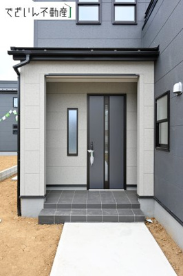 【玄関】 | Livele Garden.S加須市多門寺　新築住宅 | ≪5号棟≫
現地(2026年5月撮影)
