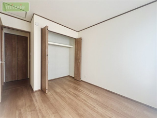 【洋室】 | 小学校5分　中学校10分　保育園3分　三山3　A号棟 | 現地（2026.01.09撮影）