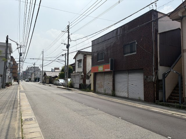 福岡市早良区昭代の土地の前面道路含む現地写真|全面道路10.5ｍ。間口20.3ｍ。