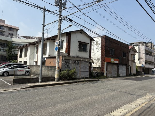 福岡市早良区昭代の土地の前面道路含む現地写真|全面道路10.5ｍ。間口20.3ｍ。