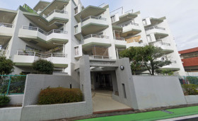 クローバー花畑ガーデンの外観|外観は落ち着いています