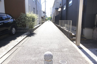 【周辺】 | 幸田町大字六栗戸建 | 西側の通路！お隣との家の距離もあるので日当たりや風通しもよさそうです