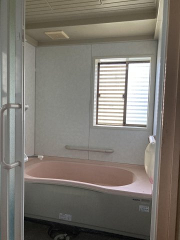 国分（白川）戸建ての浴室|10年程前にリフォームした浴室は引戸で使いやすそうです