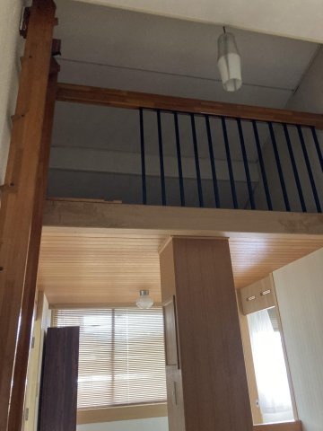 国分（白川）戸建てのその他|階段室上部にロフトがあり天井が高く面白い間取りです。