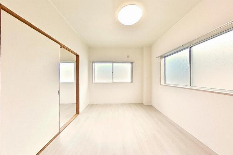 恒心ハイツの居間・リビング