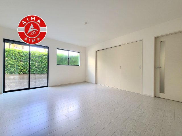 福岡市城南区樋井川6丁目第1-3棟（3号棟）の居間・リビング|ご家族を近くに感じられる対面キッチンのLDK。会話もはずみそうですね。