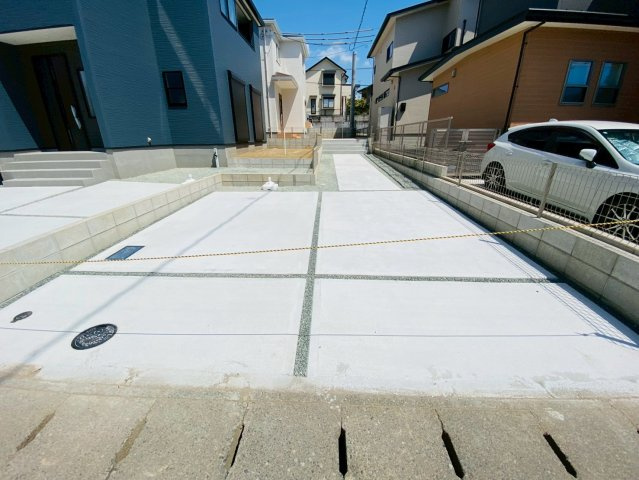 リーブルガーデン／東区榎町第六／２号棟の前面道路含む現地写真