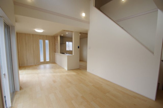 【居間・リビング】 | 【仲介手数料無料！！】稲城市東長沼　新築戸建て（全1棟）1号棟　6880万円 | LDK20.25帖