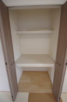 【収納】 | 【仲介手数料無料！！】稲城市東長沼　新築戸建て（全1棟）1号棟　6880万円 | 押入れ