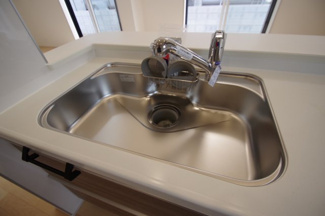 【キッチン】 | 【仲介手数料無料！！】稲城市東長沼　新築戸建て（全1棟）1号棟　6880万円 | 浄水器付き水栓