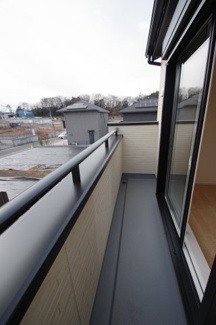 【バルコニー】 | 【仲介手数料無料！！】稲城市東長沼　新築戸建て（全1棟）1号棟　6880万円