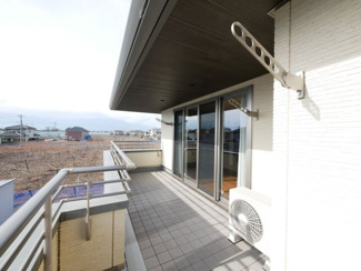 【バルコニー】 | 笛吹市石和町唐柏 平成27年築 積水ハウス施工 敷地159坪 | ワイドバルコニー　