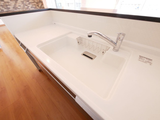 【キッチン】 | 笛吹市石和町唐柏 平成27年築 積水ハウス施工 敷地159坪 | 人造大理石トップ、シンク