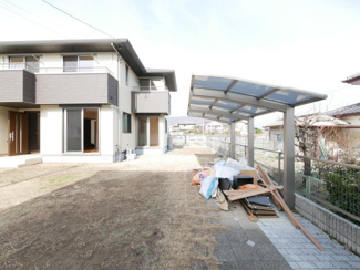 【庭】 | 笛吹市石和町唐柏 平成27年築 積水ハウス施工 敷地159坪 | 敷地東側にはサイクルポート付