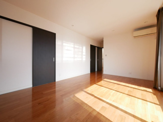 【洋室】 | 笛吹市石和町唐柏 平成27年築 積水ハウス施工 敷地159坪 | 2階洋室11帖