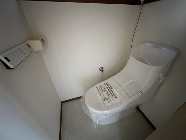 神戸市垂水区星陵台7丁目戸建のトイレ